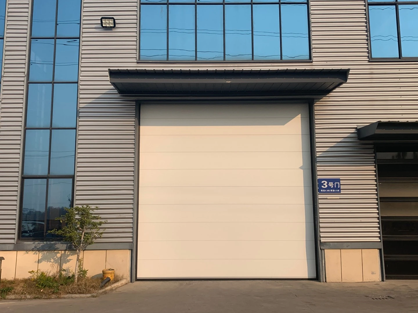 安必信工业门衢州服务站生产基地